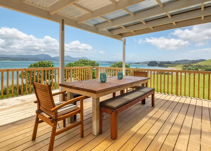 Onepu Moana 4-6 Bdr Holiday Home